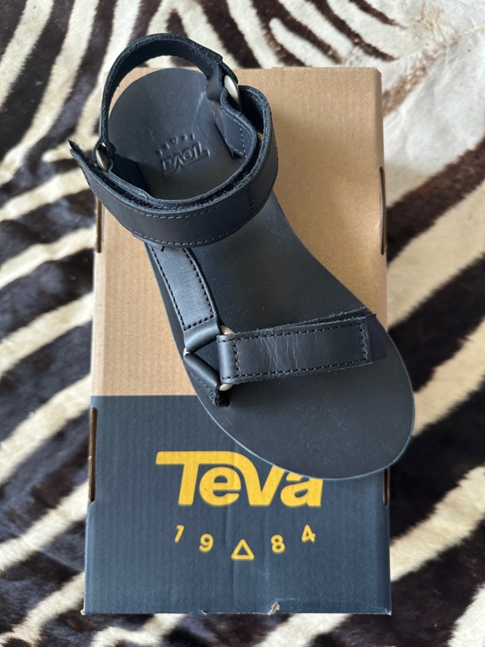 NEW Teva Leather W Midform Universal Sandal - Black Size 5